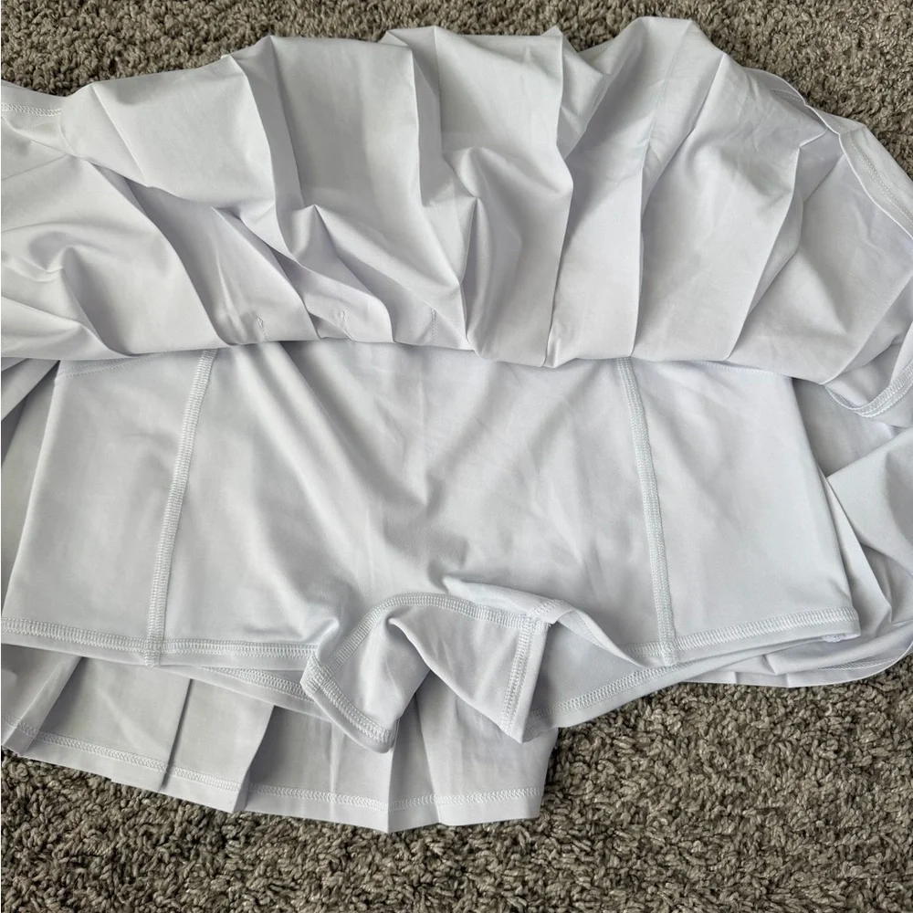 ALO Yoga White Varsity Tennis Skirt - Picture 4 of 10